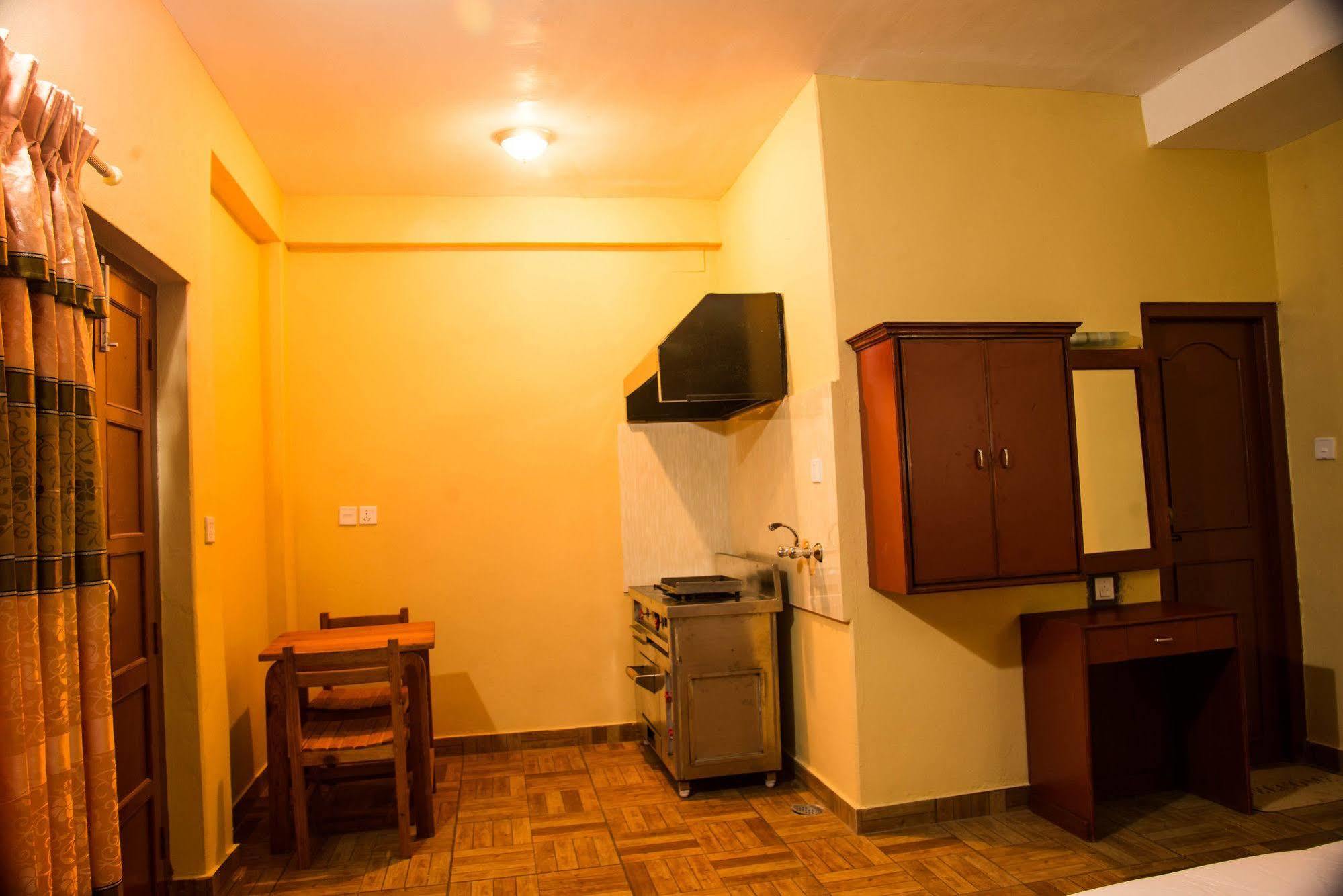 Hotel Tourist Residency Pokhara Ngoại thất bức ảnh