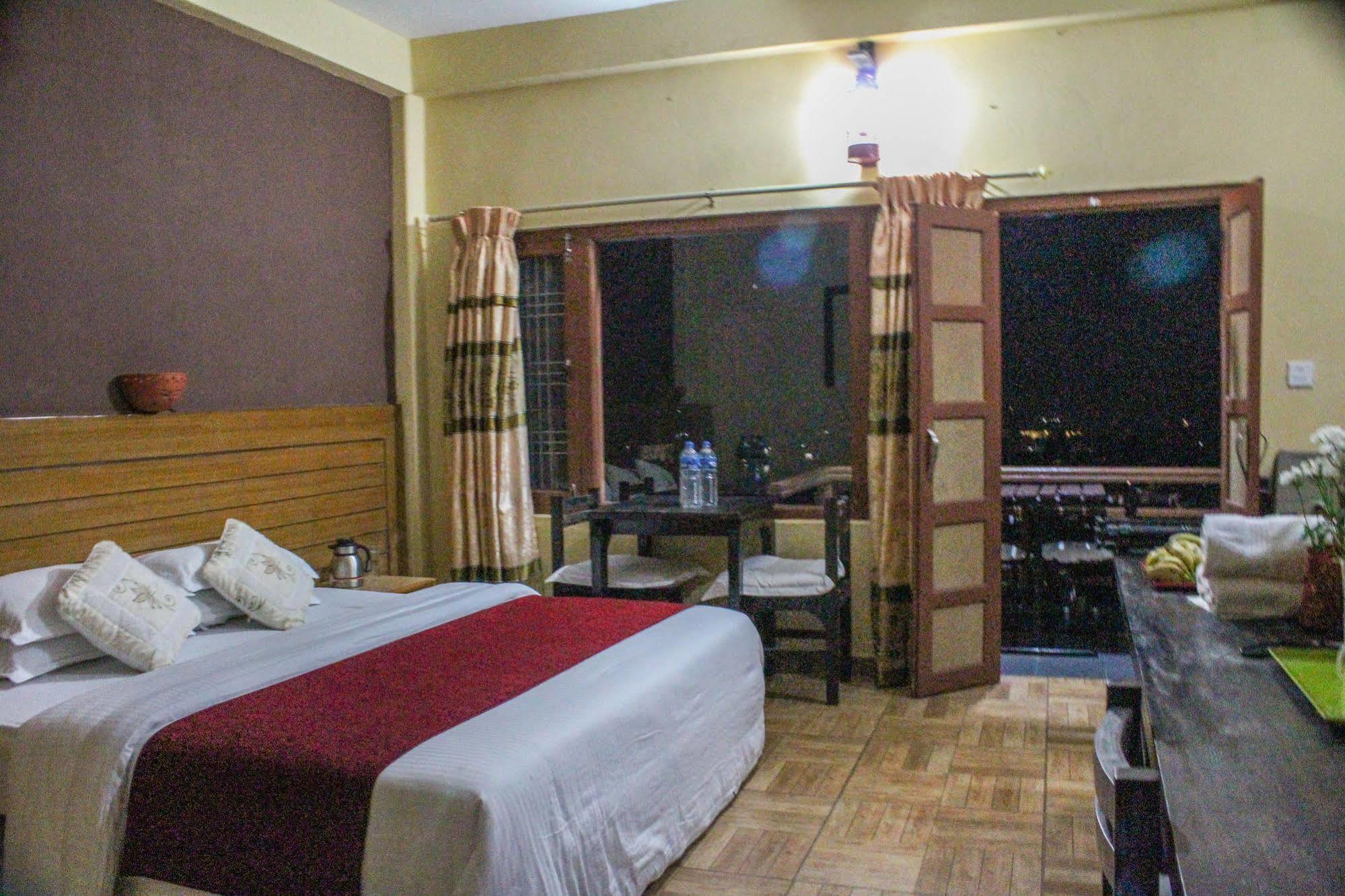 Hotel Tourist Residency Pokhara Ngoại thất bức ảnh